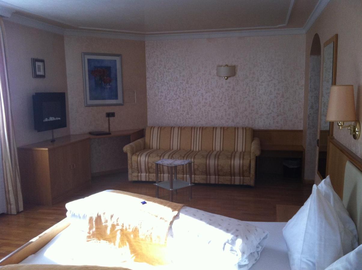 Hotel Serena 塞尔瓦迪加尔代纳山谷 外观 照片